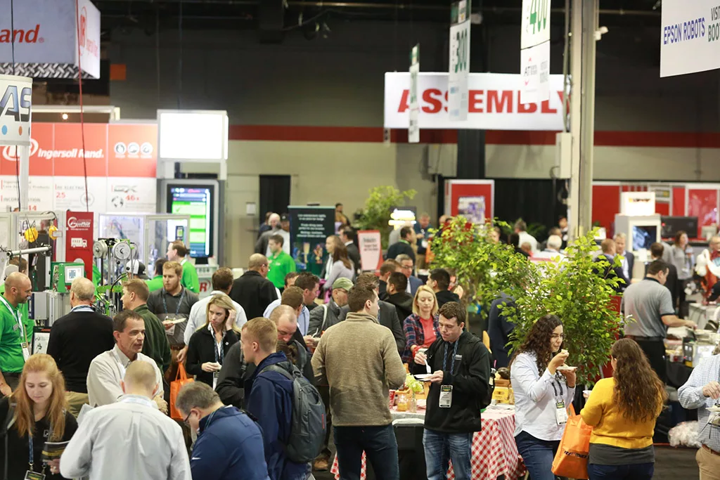 Showfloor-Party-Web-29.jpg