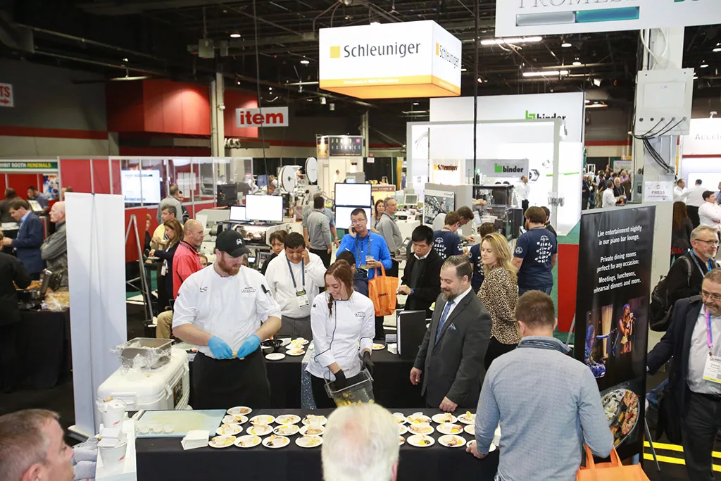 Showfloor-Party-Web-77.jpg