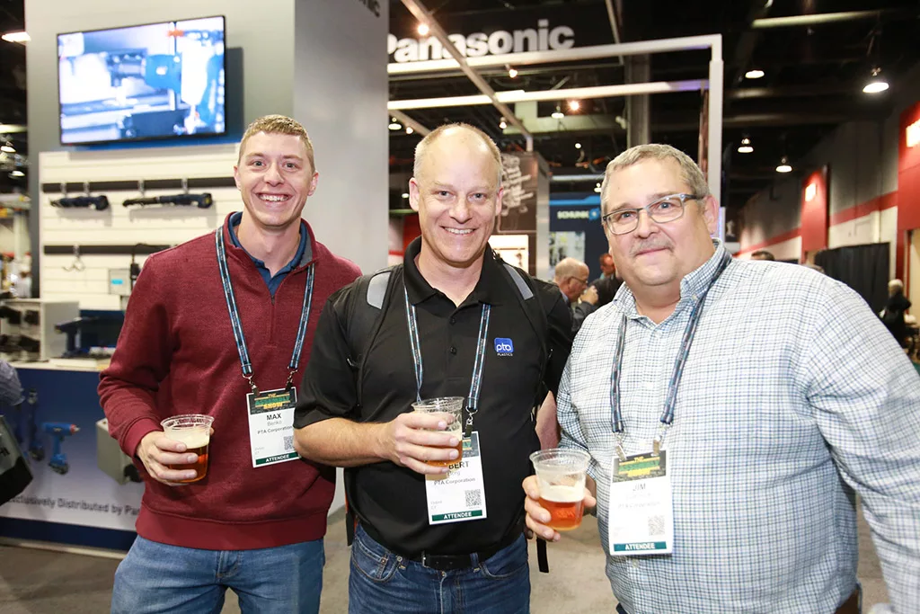 Showfloor-Party-Web-88.jpg
