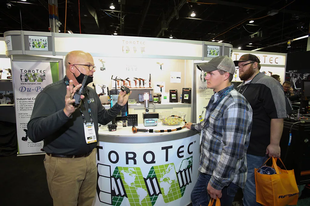 Showfloor-Tour-Web-10.jpg