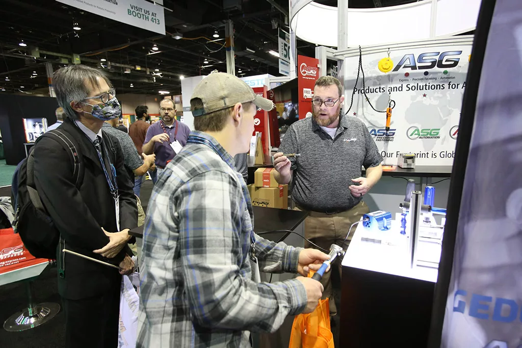 Showfloor-Tour-Web-7.jpg