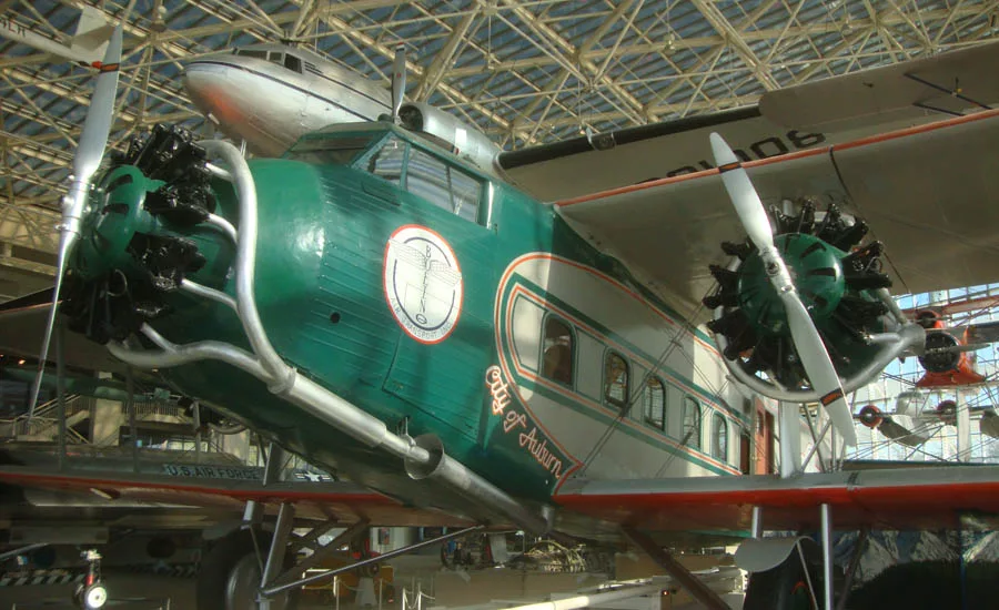 Boeings bold beginning
