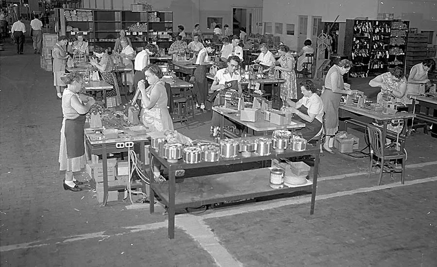 General Electric Pioneers Jet Engine Manufacturing