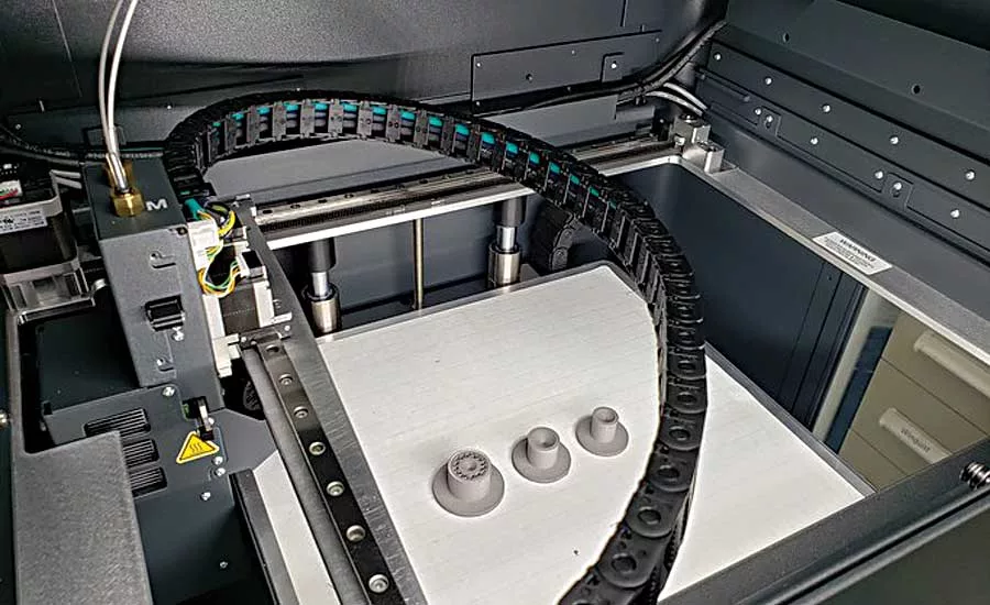 SURGICAL TOOL PROTOTYPES DEVELOPED WITH ADDITIVE MANUFACTURING