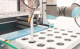 Potting Head Provides More-Precise Dispensing