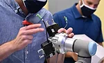 New Scale Robotics Becomes Certified Integrator for Universal Robots