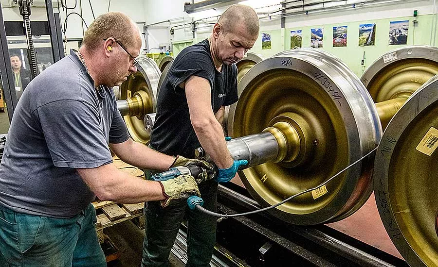 Press Fitting Railcar Wheelsets