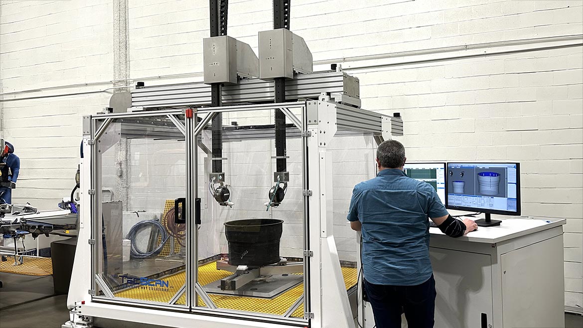 Figure 1. Gantry system with 3D and contour following scanning capabilities