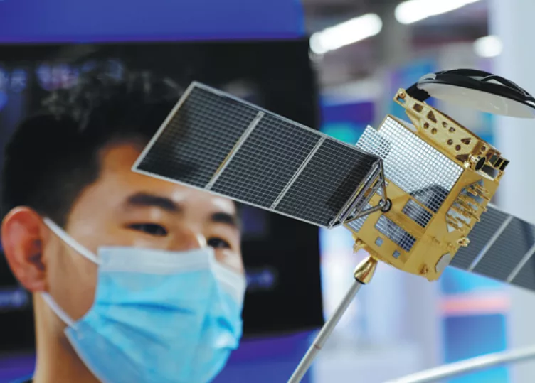 Smart Satelite 2-24