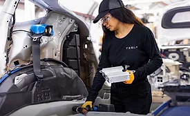tesla-worker-900.jpg