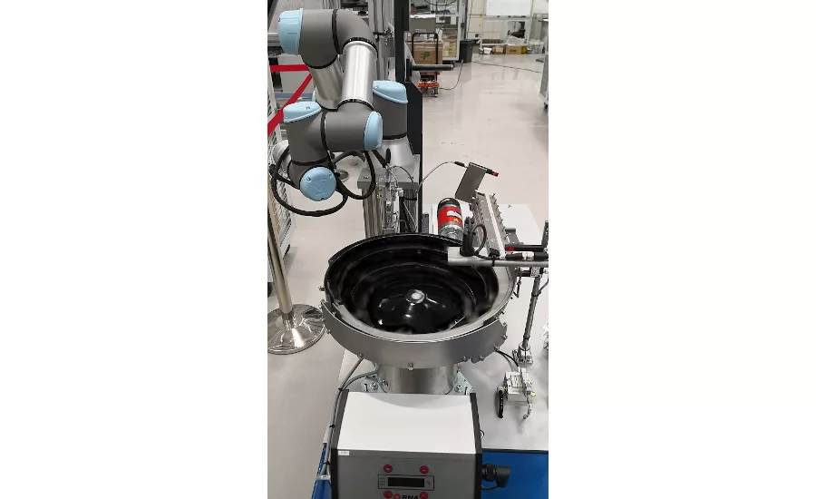 Cobot Handles Terminals in Insert Molding Operation