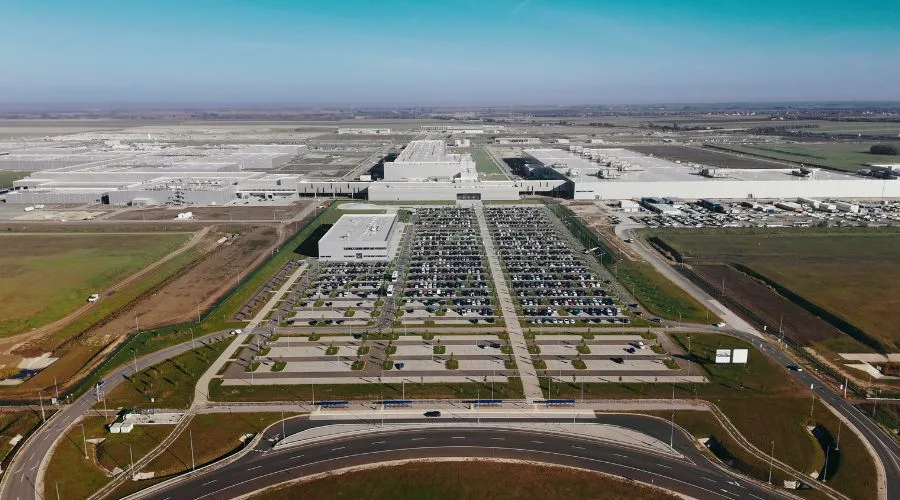 BMW's New iFACTORY in Hungary Features Cutting-Edge Assembly | ASSEMBLY