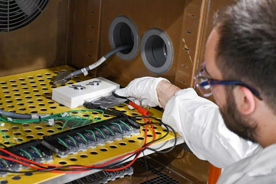 A new sodium-ion battery uses lignin as an electrode