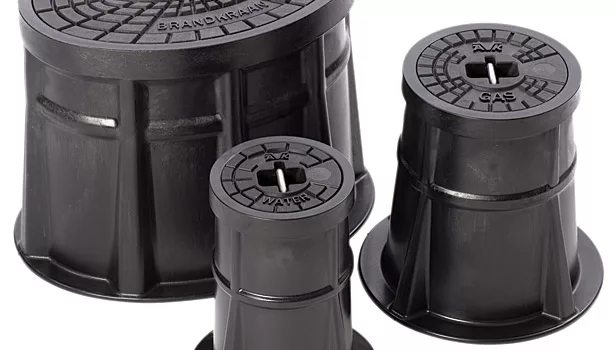 external valves black