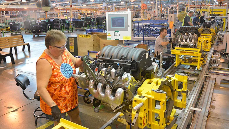 assembling internal combustion engines