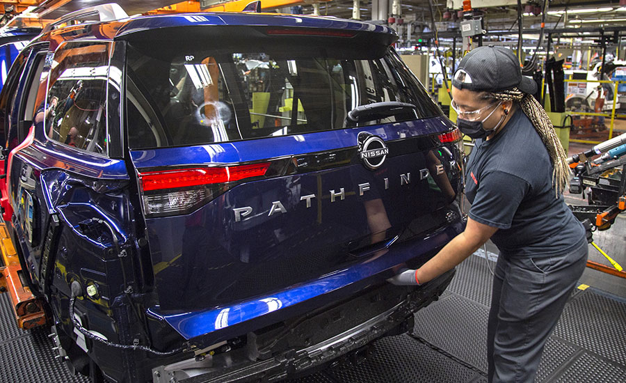 assembling the Pathfinder SUV