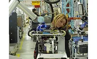operator working with a cobot